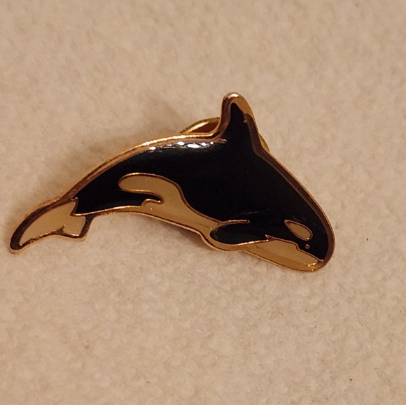 Lot of Small Brooches and Lapel Pins - Picture 7 of 16